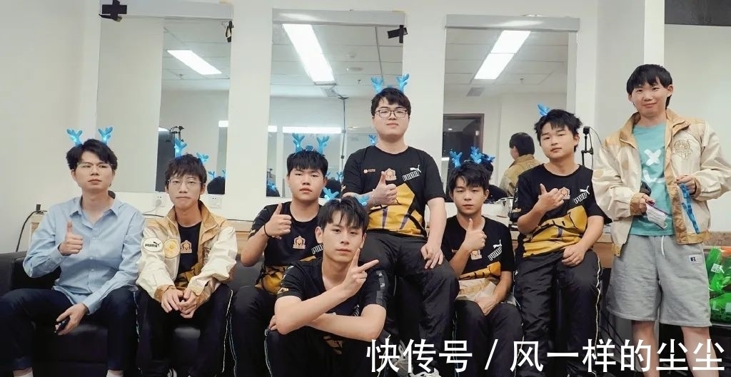 更因为他在 更因为他在