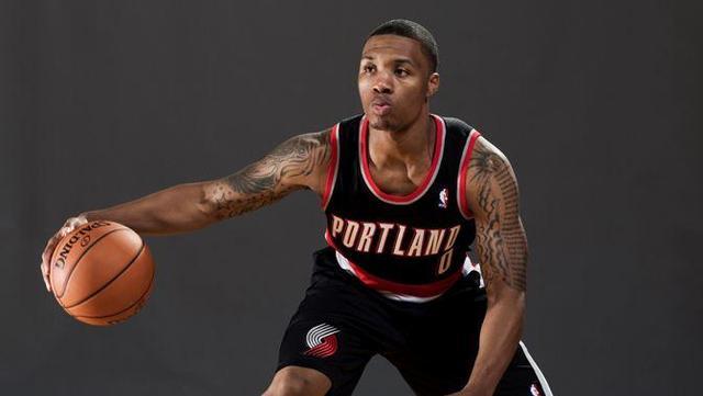 当前足坛正 当前足坛正